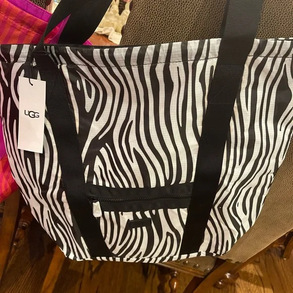 UGG NWT Frannie Cinch Totes - Picture 6 of 9